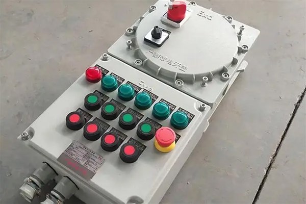 哪些因素會(huì)影響到防爆配電柜的性能呢?